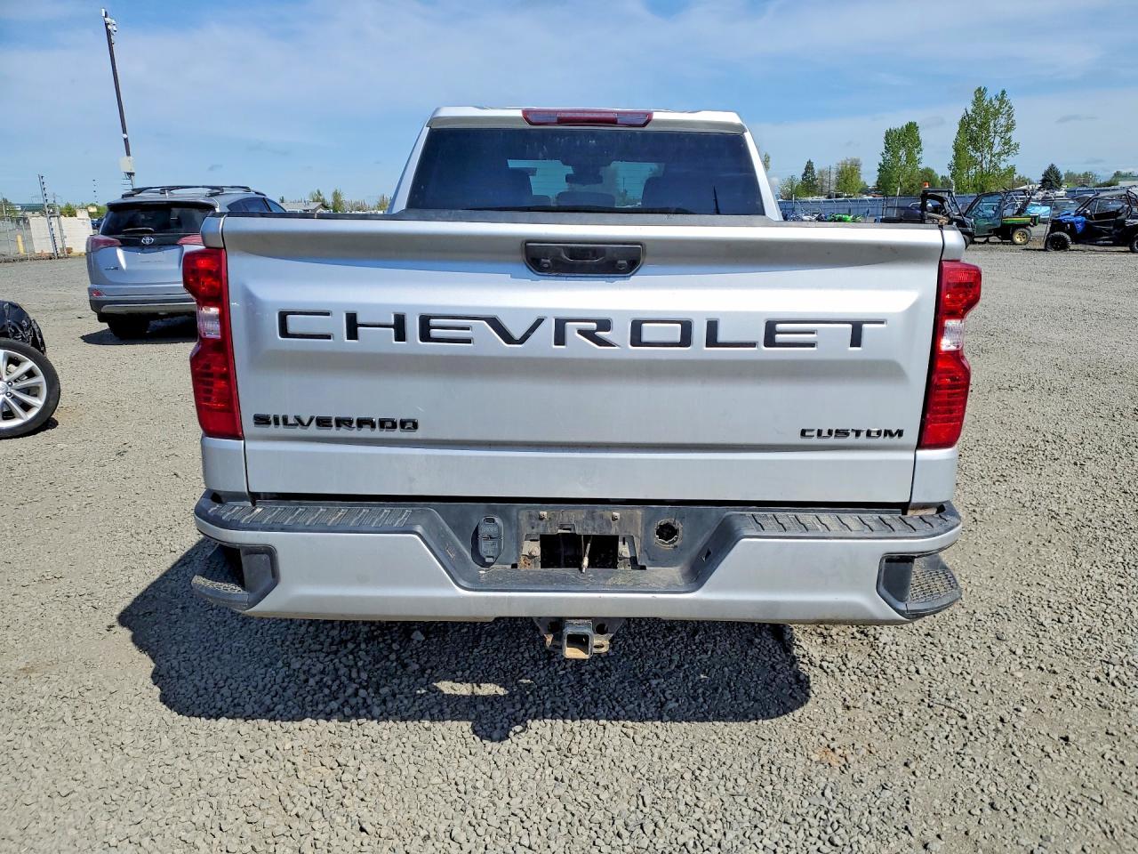 2022 Chevrolet Silverado K1500 Custom - Фото 6