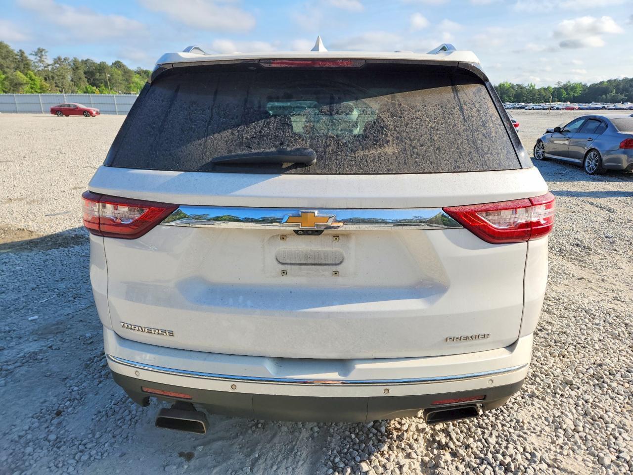 2021 Chevrolet Traverse Premier - Image 6