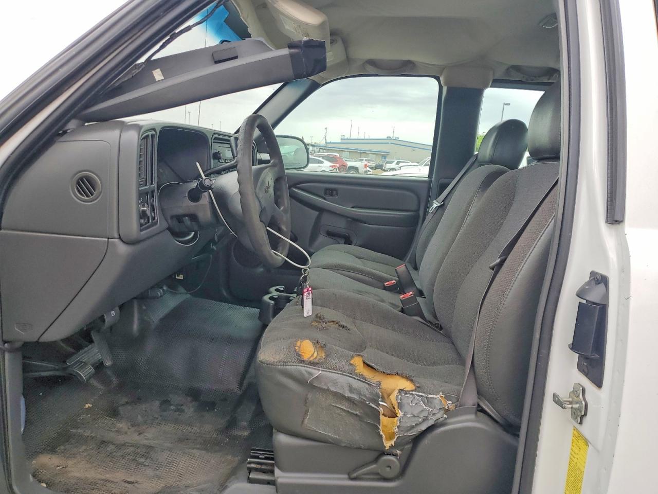 2004 GMC Sierra - Image 7