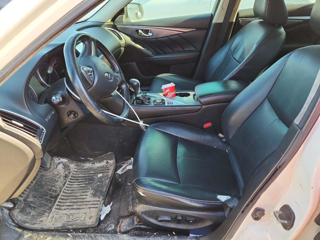 2016 Infiniti Q50 2.0T - Image 7