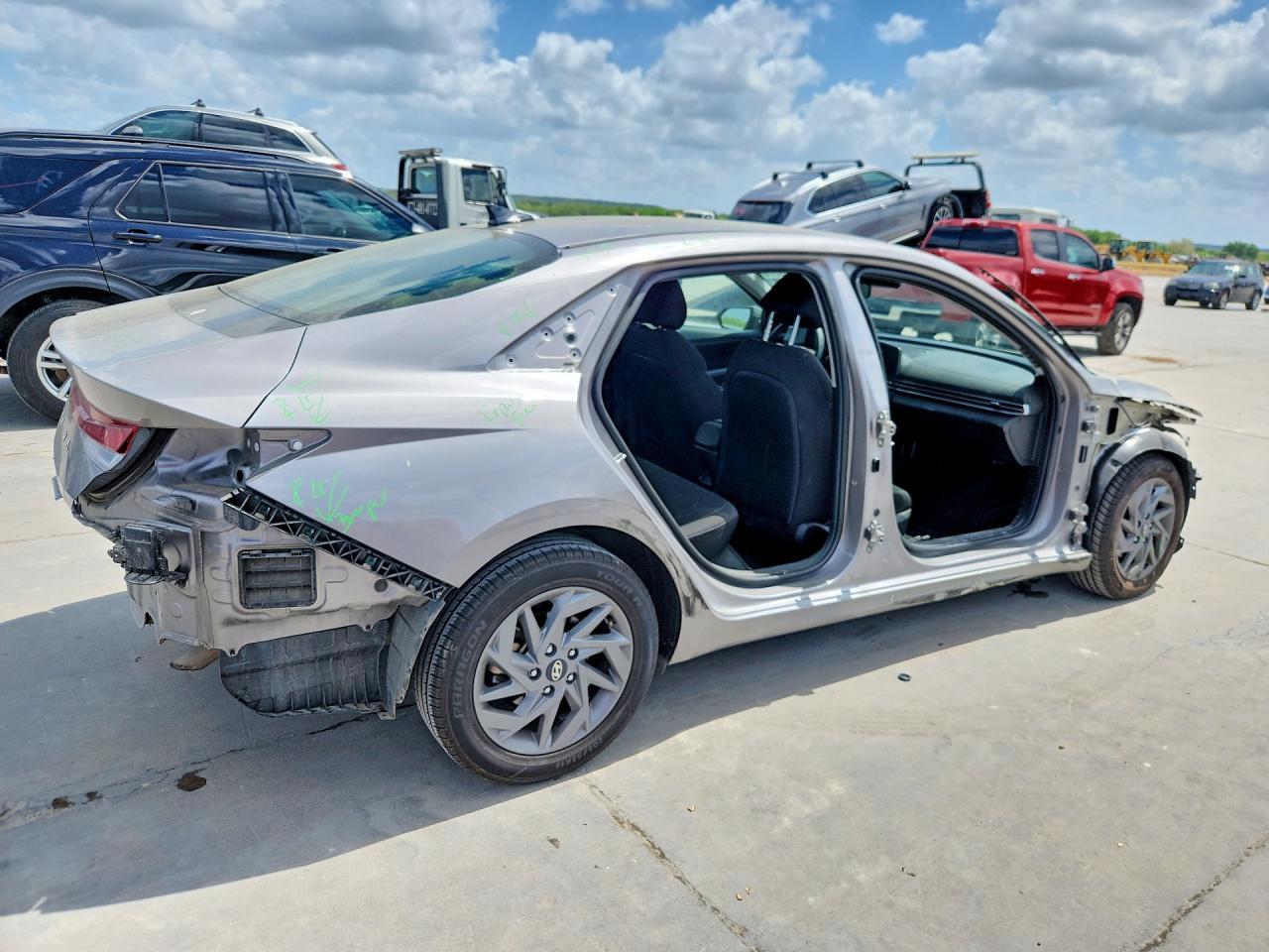 2024 Hyundai Elantra Sel - Фото 3