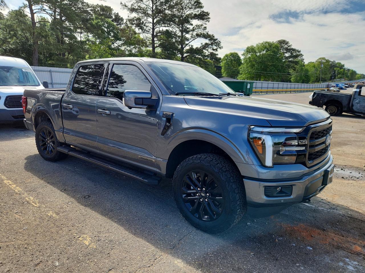 2025 Ford F150 Lariat - Image 4