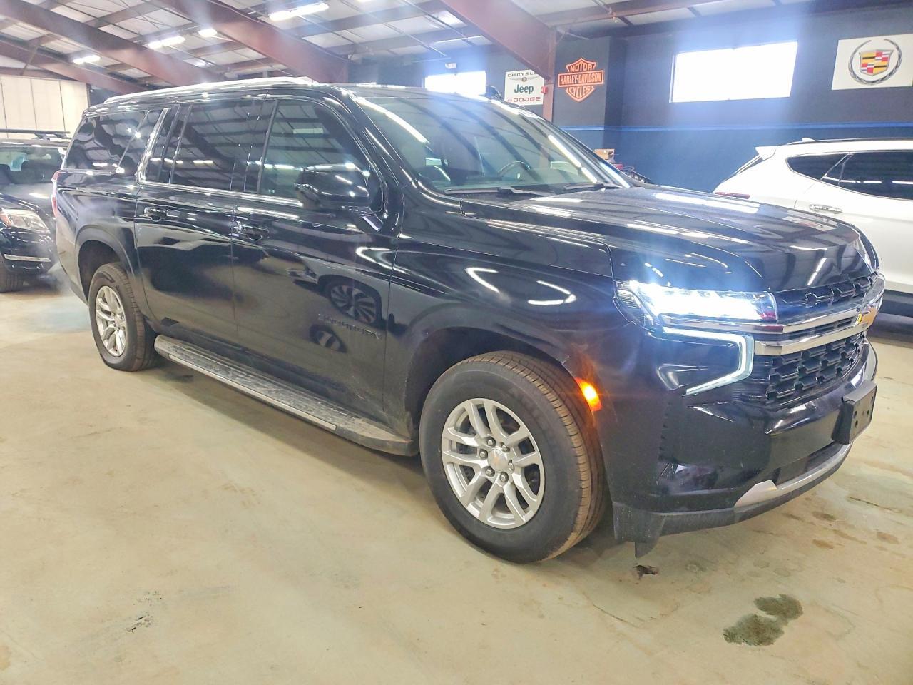 2021 Chevrolet Suburban K1500 Ls - Фото 4