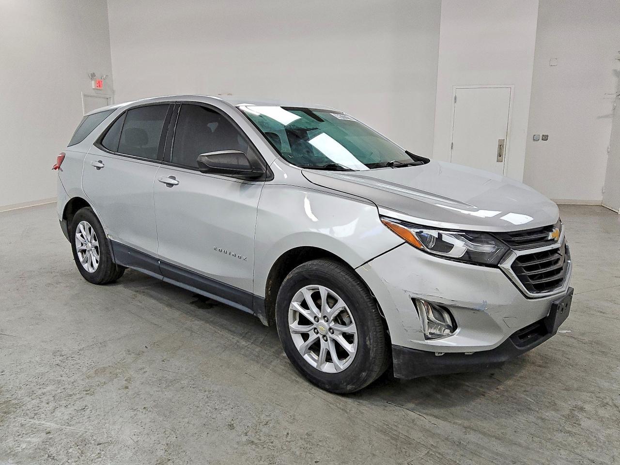 2019 Chevrolet Equinox Ls - Фото 4