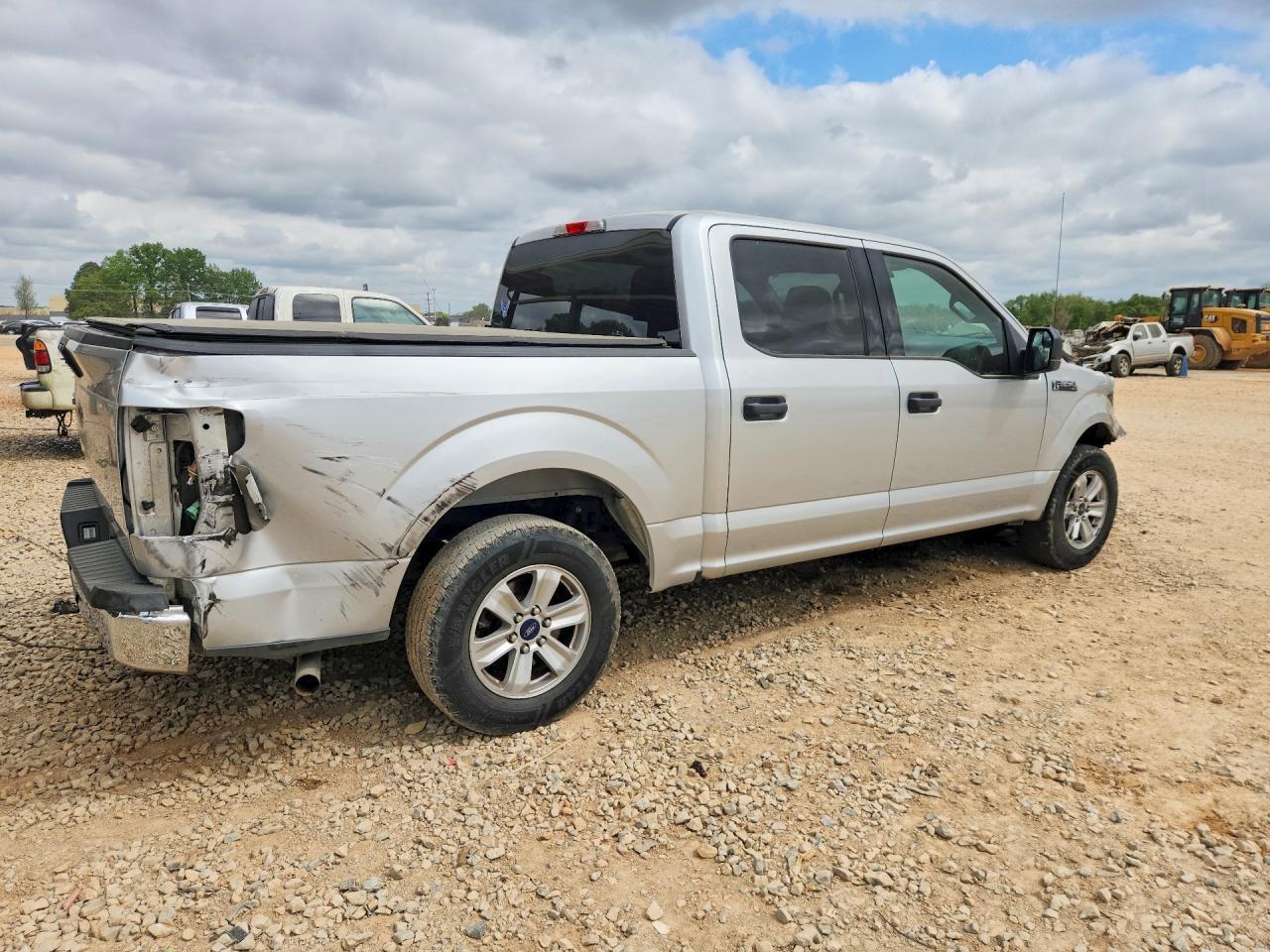 2017 Ford F150 Supercrew - Фото 3