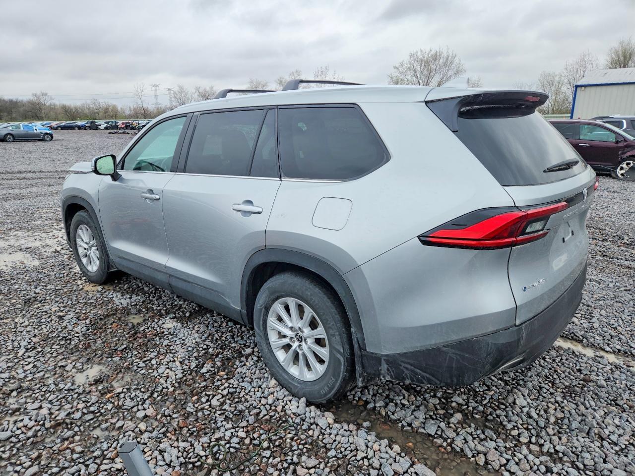 2024 Toyota Grand Highlander Hybrid Xle - Image 2