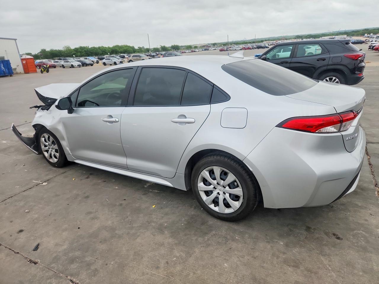 2022 Toyota Corolla Le - Image 2