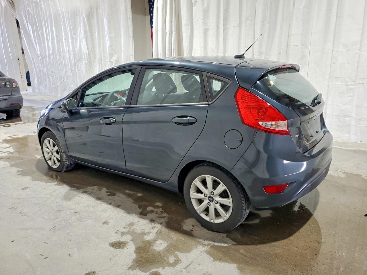 2011 Ford Fiesta Se - Фото 2