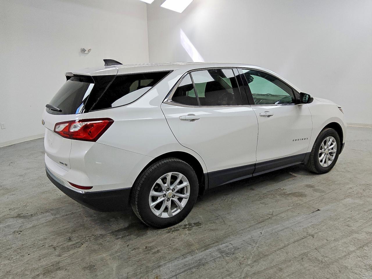 2020 Chevrolet Equinox Lt - Image 3