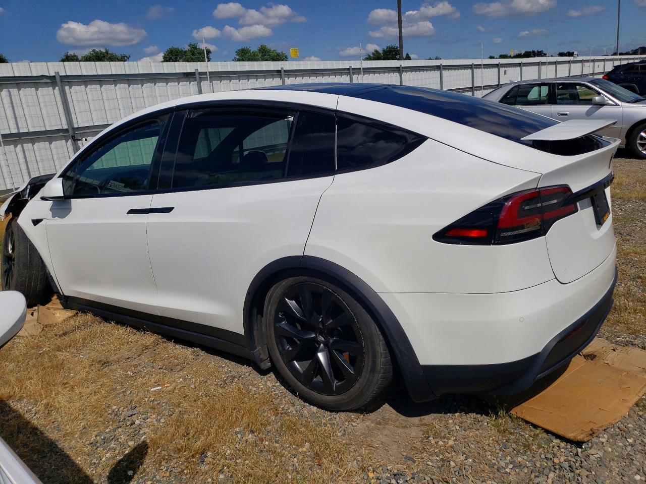 2022 Tesla Model X - Фото 2