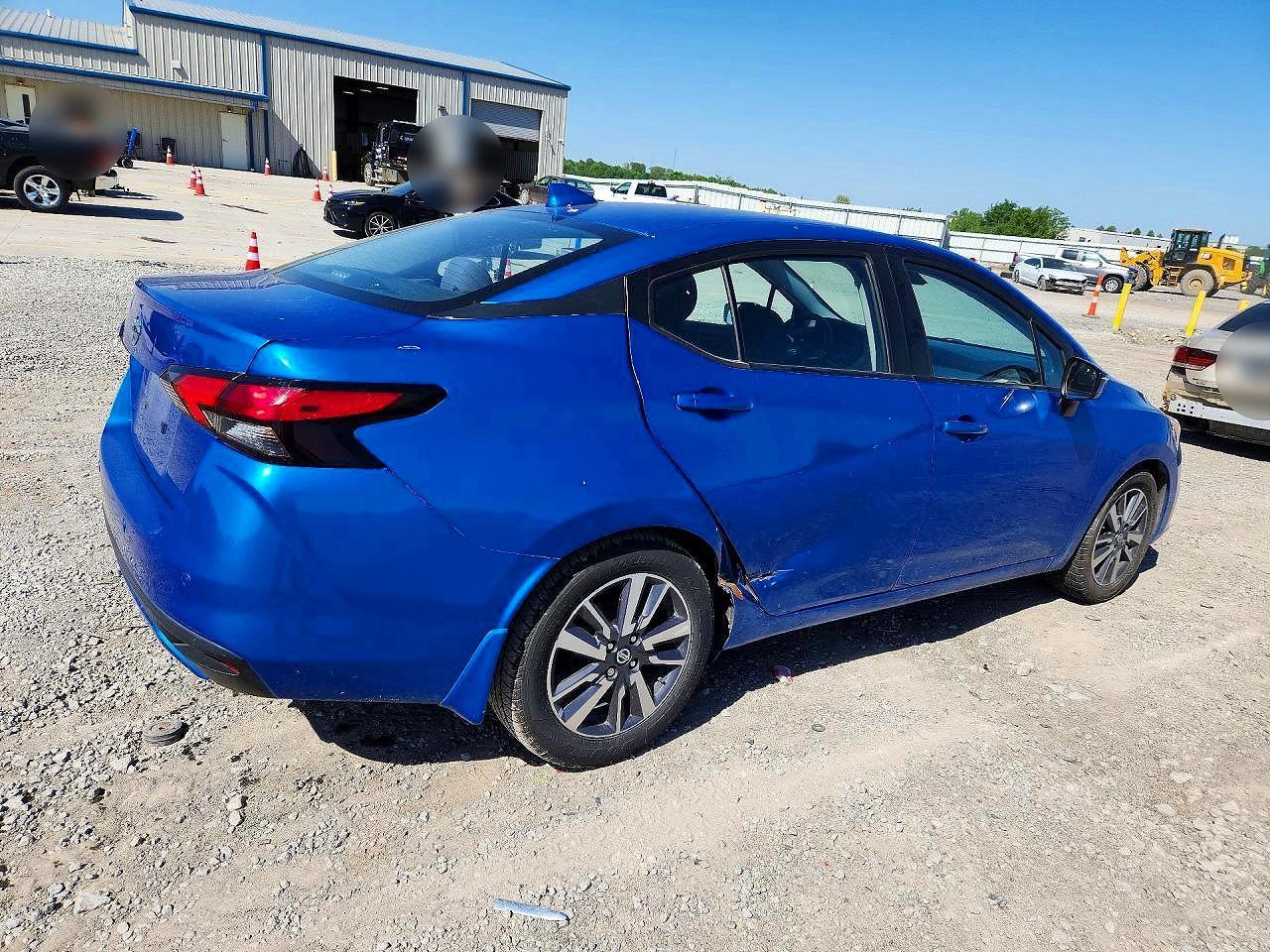 2020 Nissan Versa Sv - Image 3