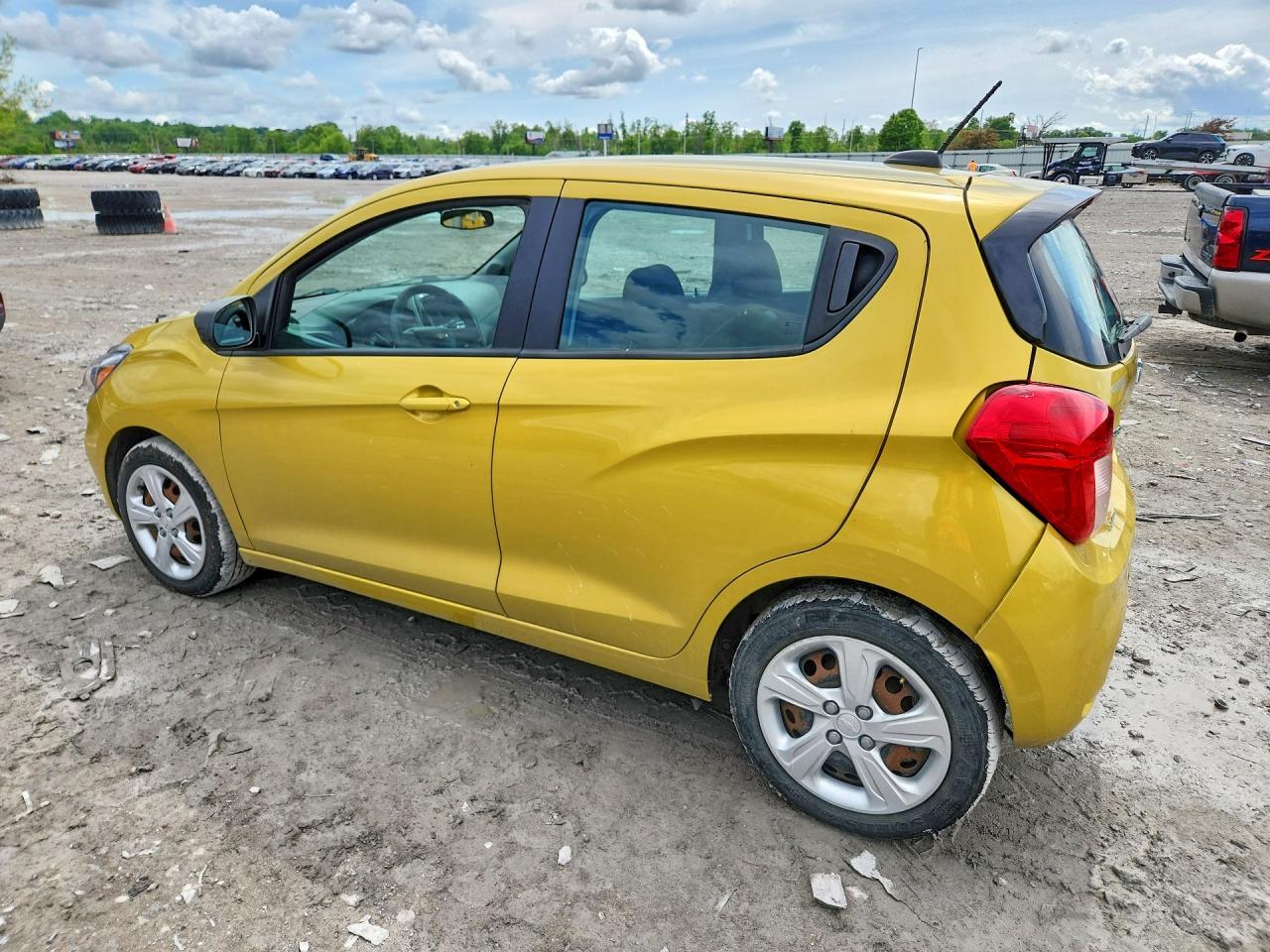 2022 Chevrolet Spark Ls - Фото 2