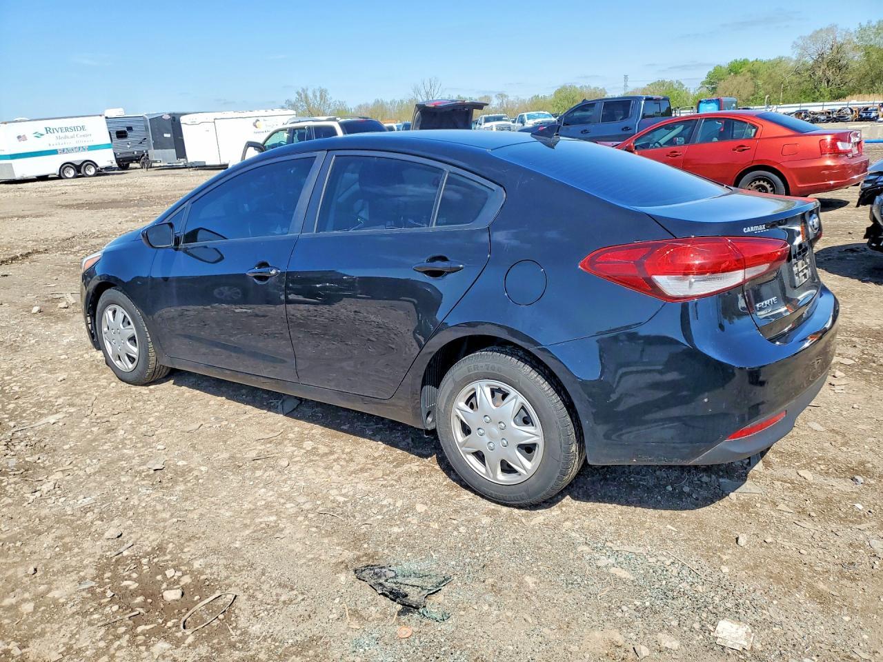 2017 Kia Forte Lx - Image 2