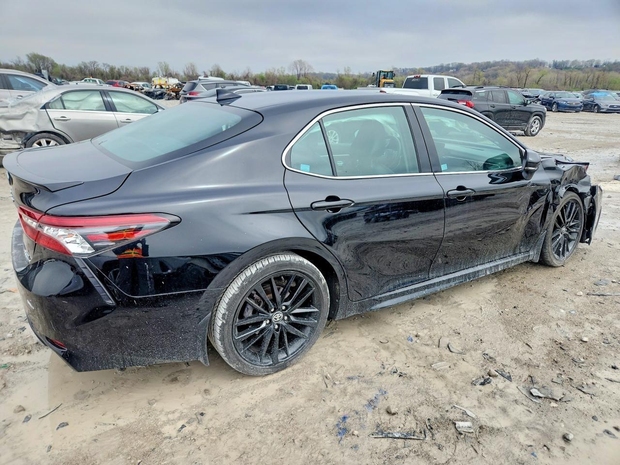 2023 Toyota Camry Hybrid Xse - Image 3