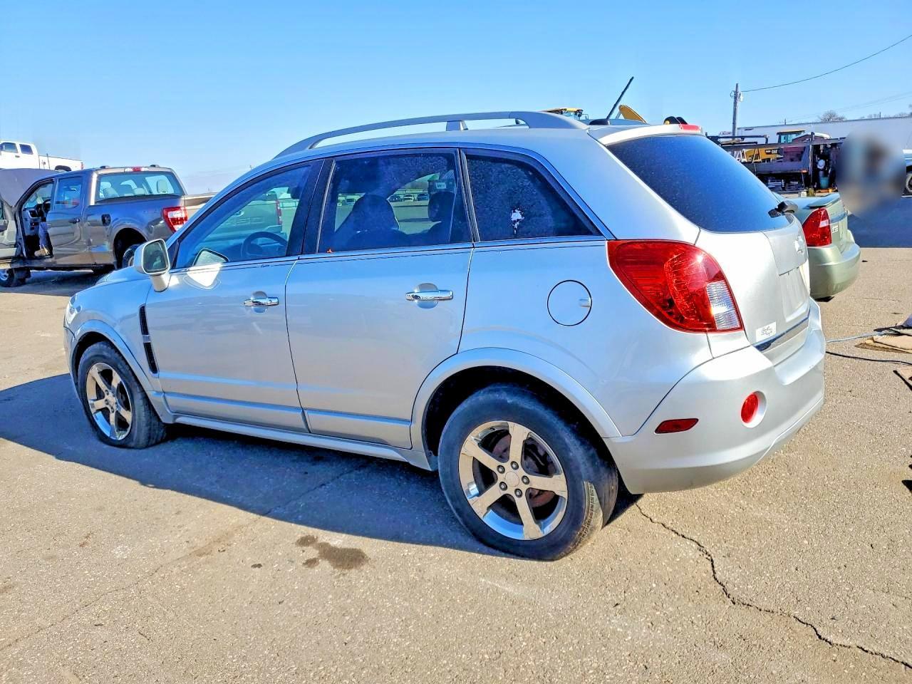 2013 Chevrolet Captiva Sport - Image 2