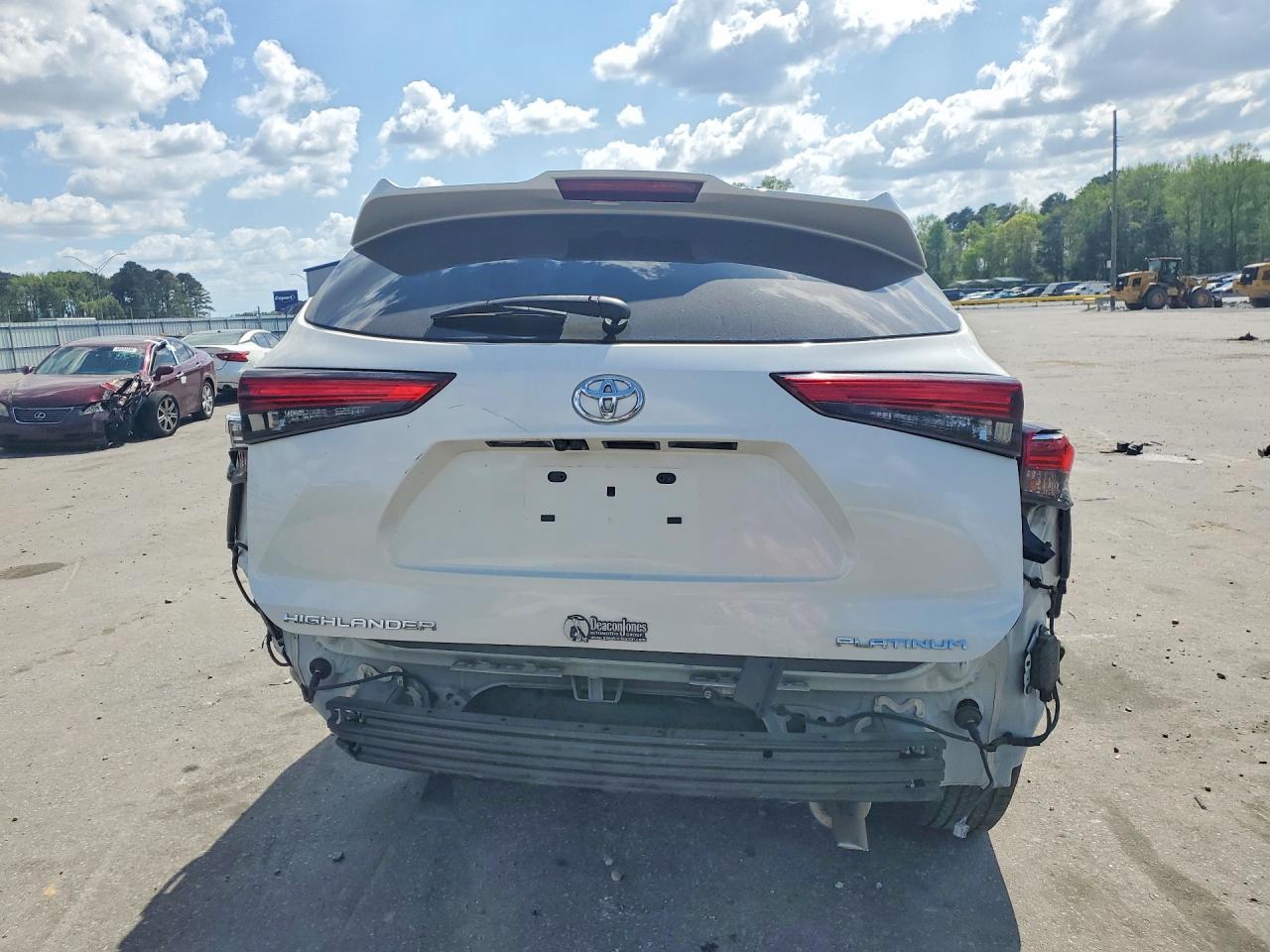 2021 Toyota Highlander Platinum - Image 6