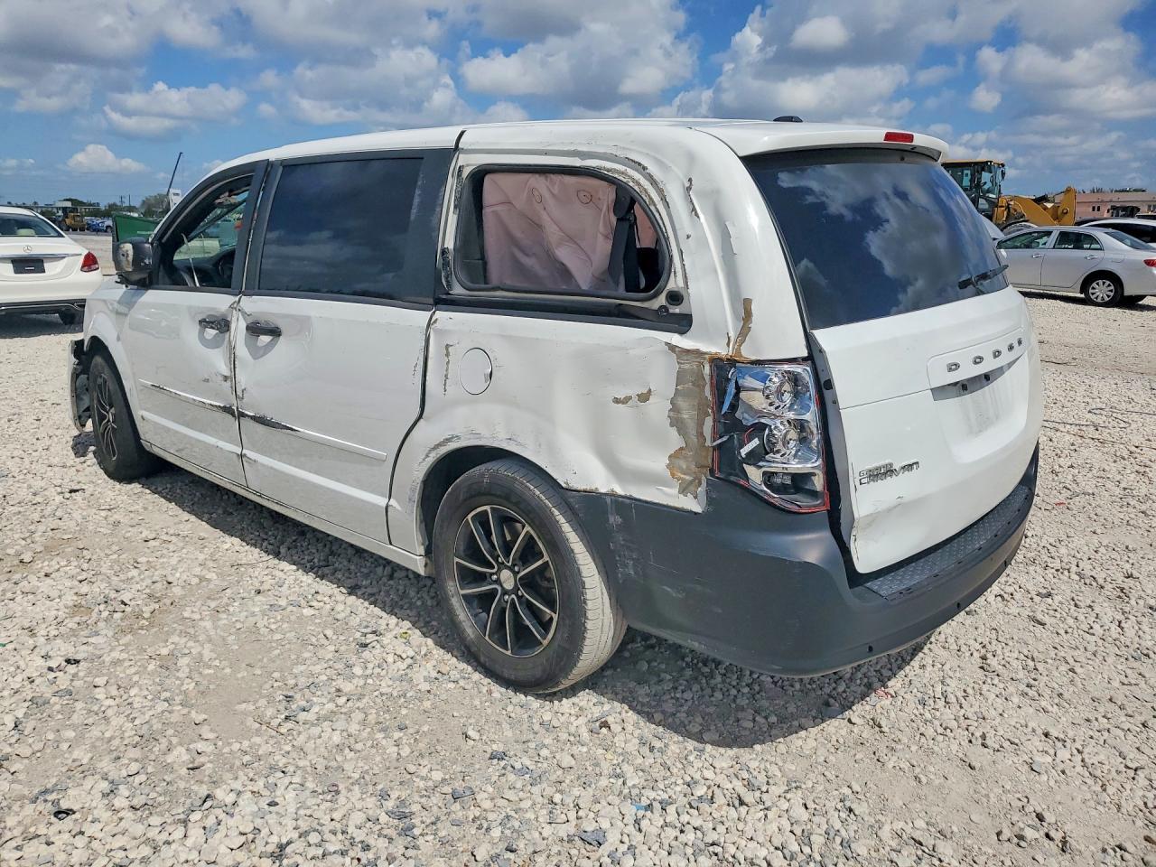 2017 Dodge Grand Caravan Se - Фото 2
