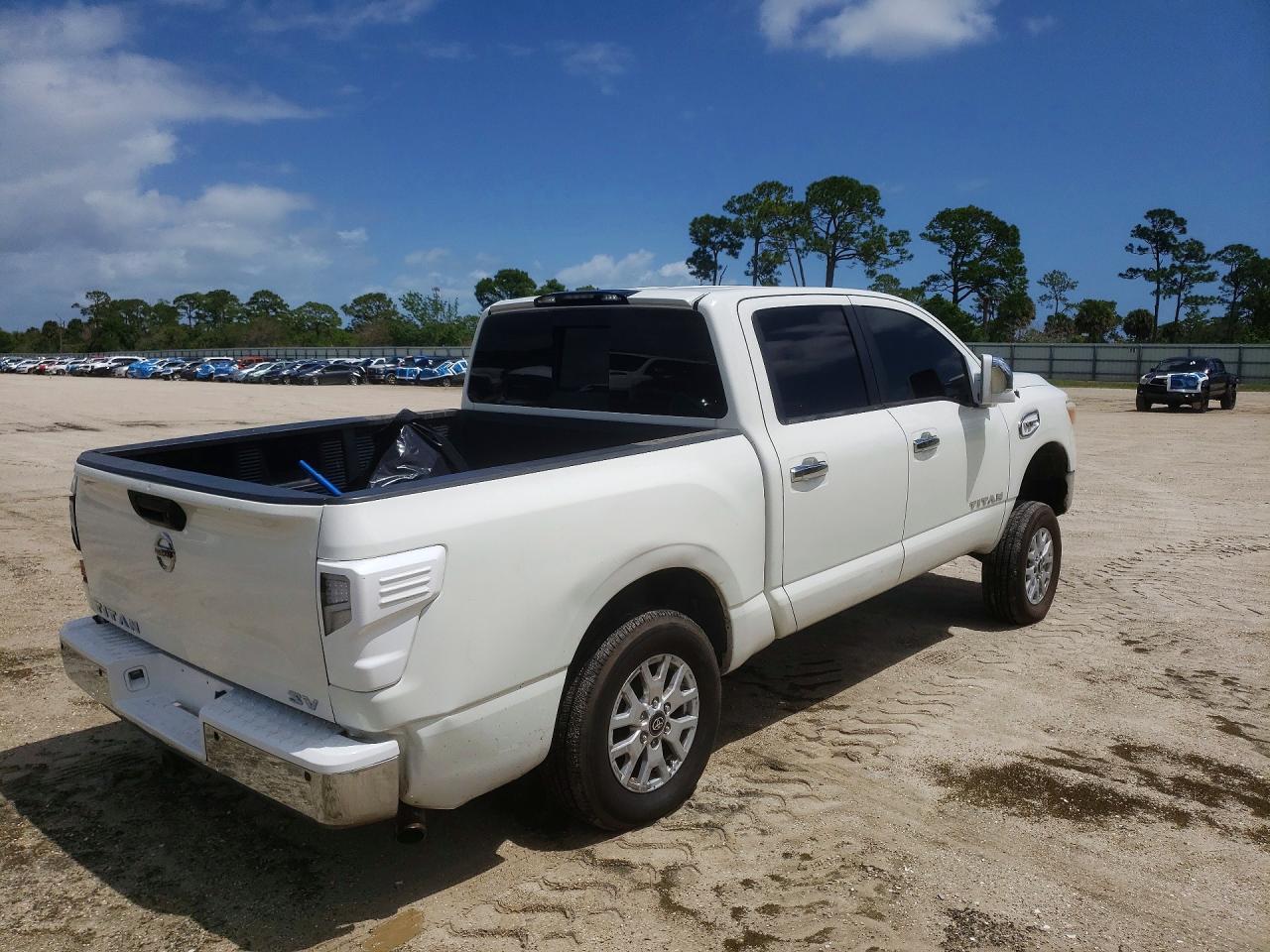 2017 Nissan Titan Sv - Фото 3