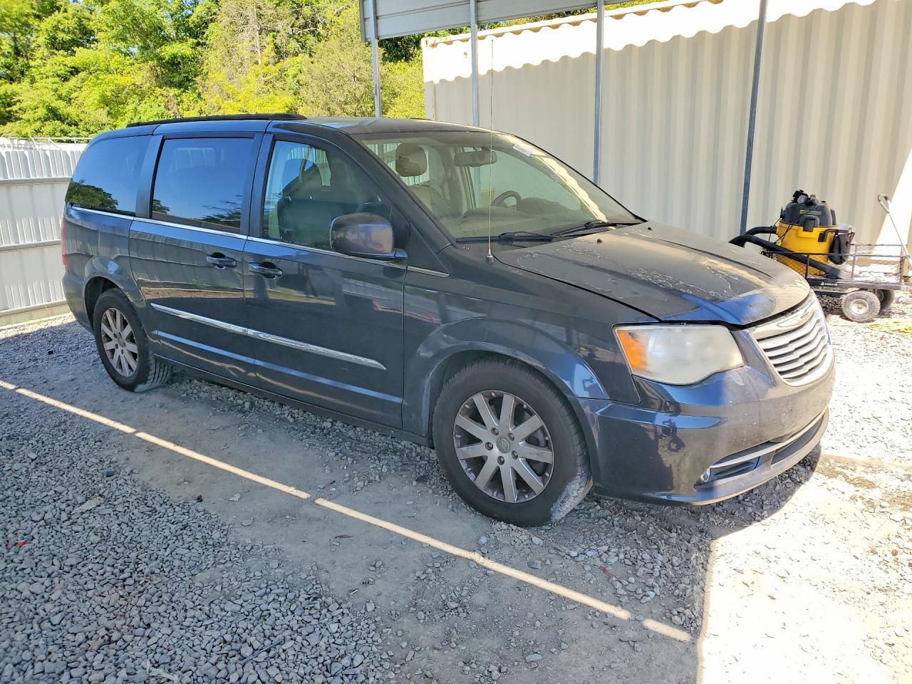 2013 Chrysler Town & Country Touring - Фото 4