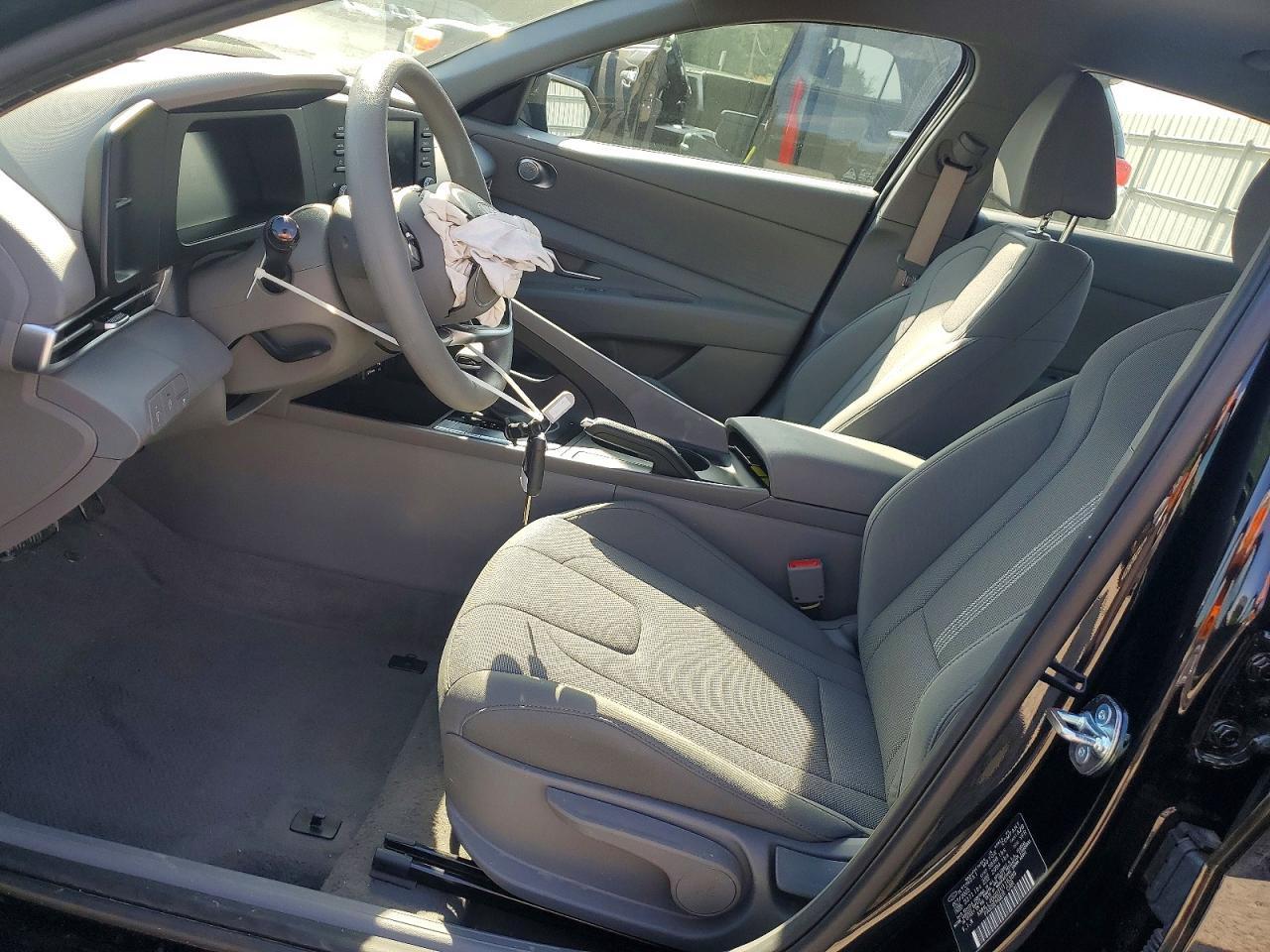 2026 Hyundai Elantra Se - Image 7