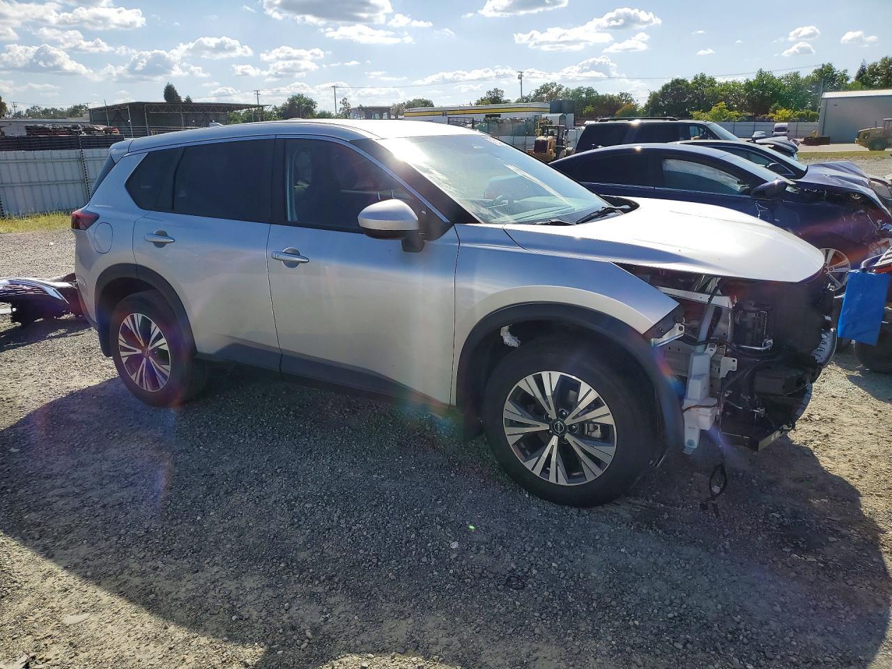 2023 Nissan Rogue Sv - Image 4