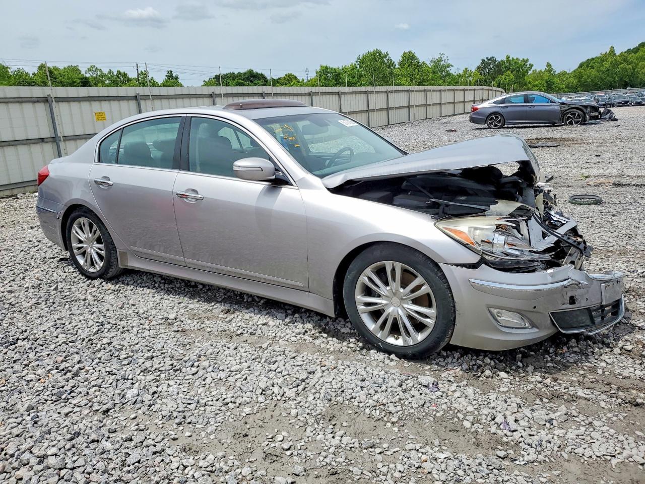 2013 Hyundai Genesis 3.8L - Фото 4