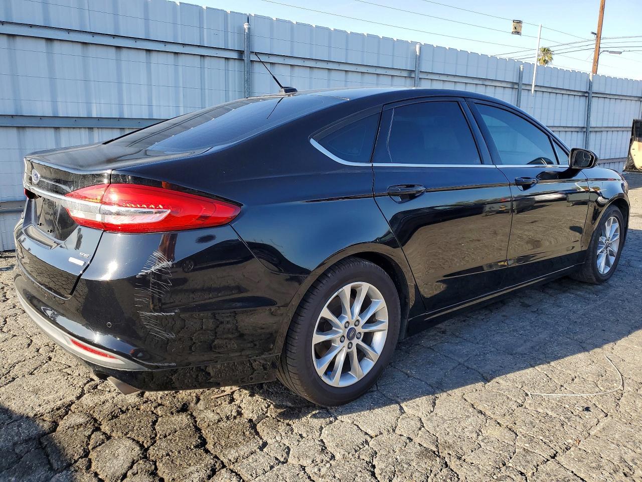 2017 Ford Fusion Se - Фото 3