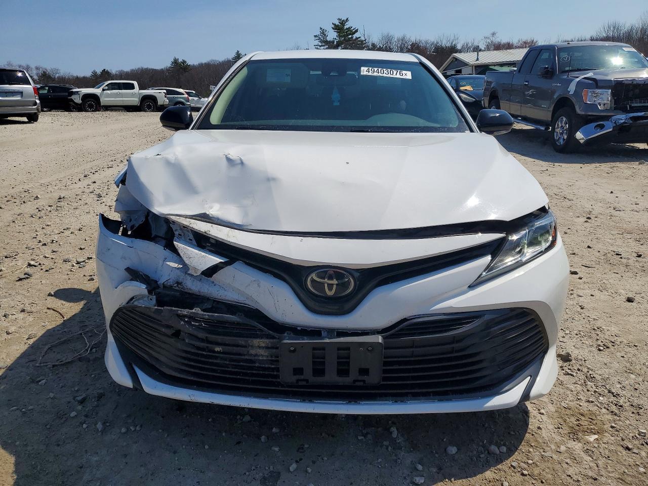 2020 Toyota Camry Le - Фото 5