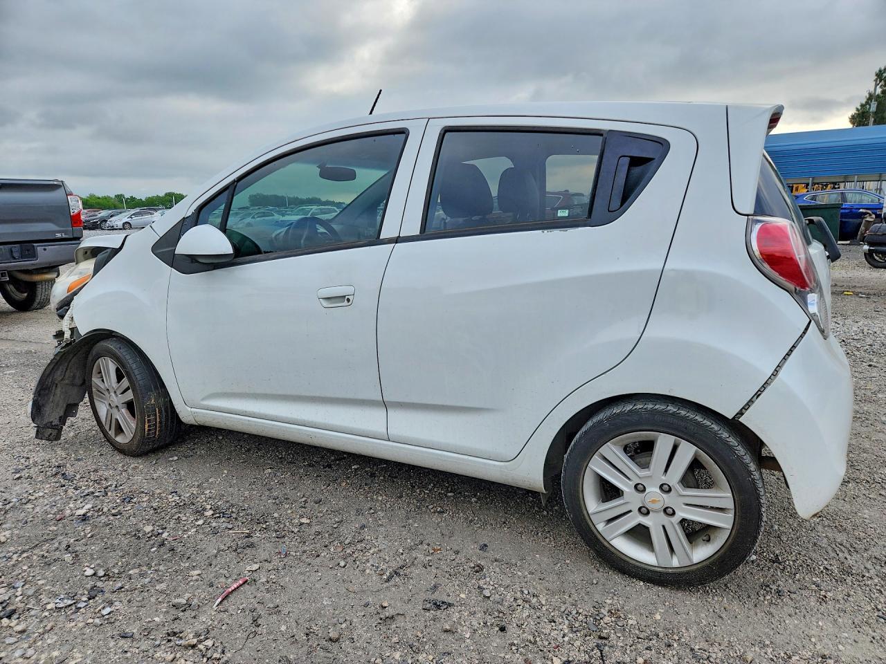2015 Chevrolet Spark Ls - Фото 2