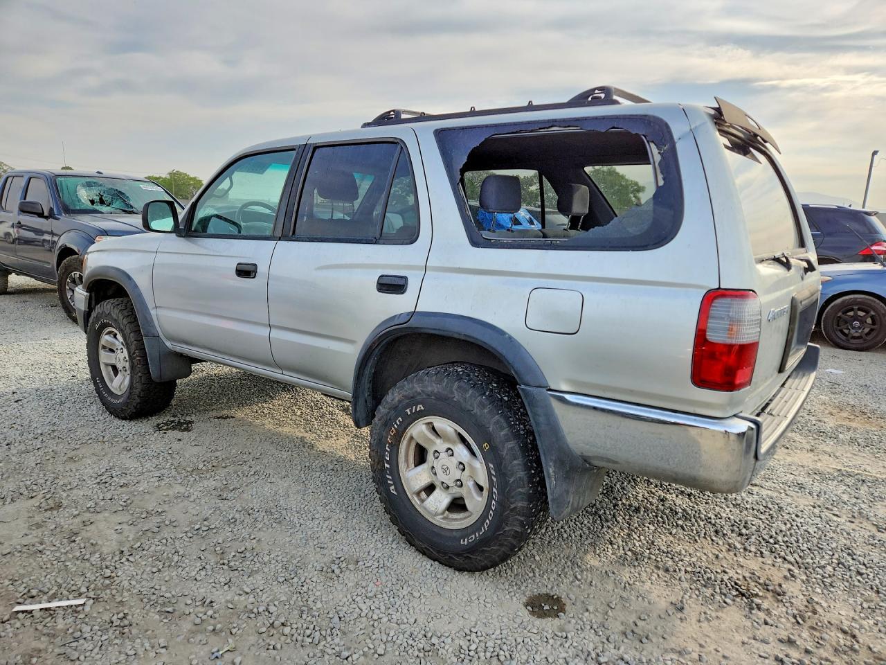 1999 Toyota 4Runner Base - Фото 2