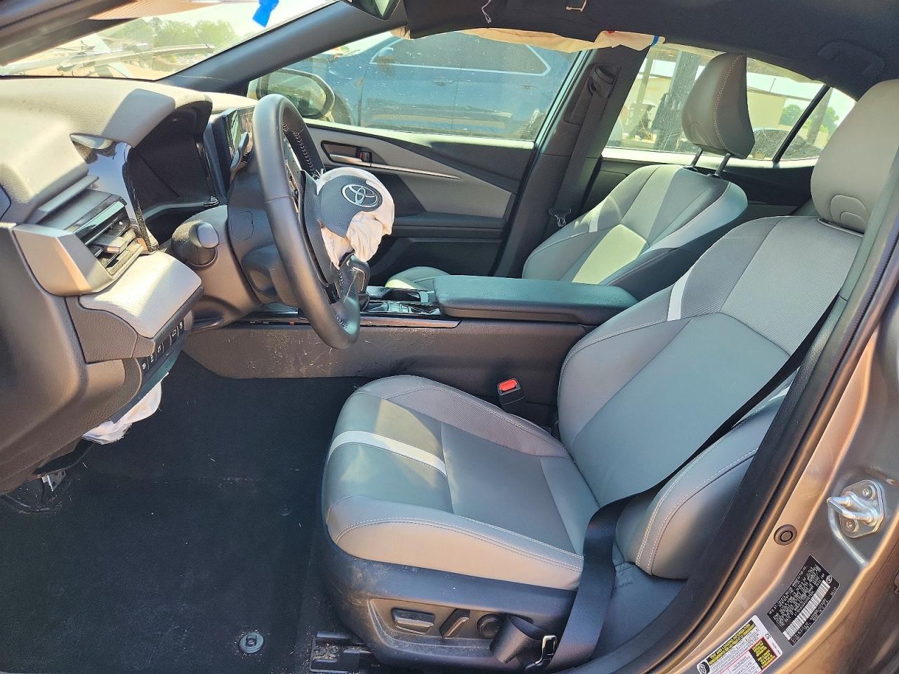 2025 Toyota Camry Se - Image 7