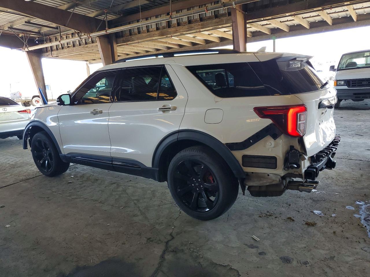 2022 Ford Explorer St - Фото 2