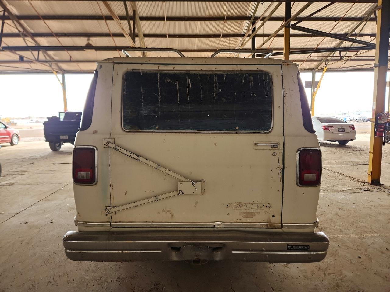 1986 Dodge Ram Wagon B350 - Image 6