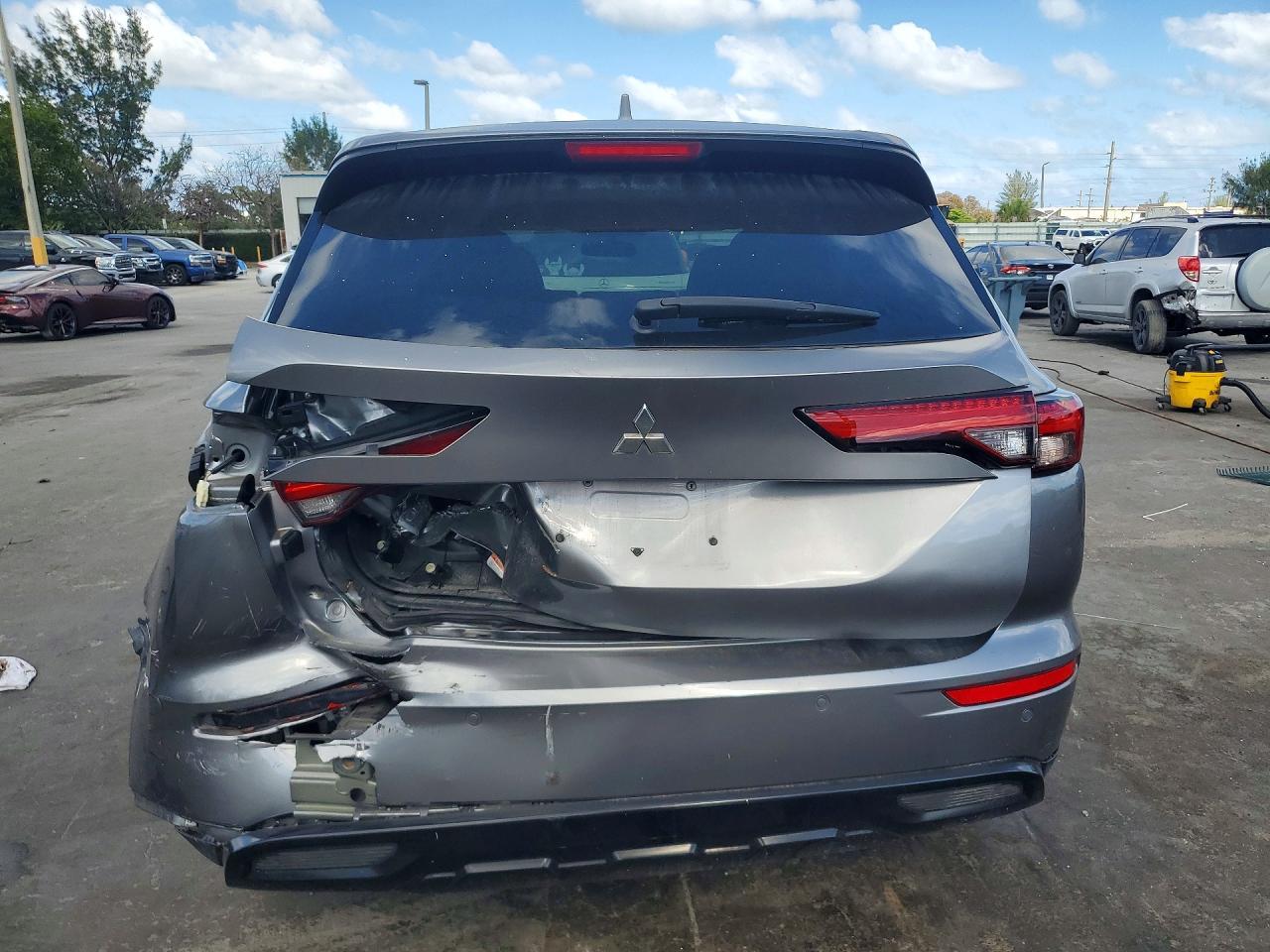 2022 Mitsubishi Outlander Se - Image 6