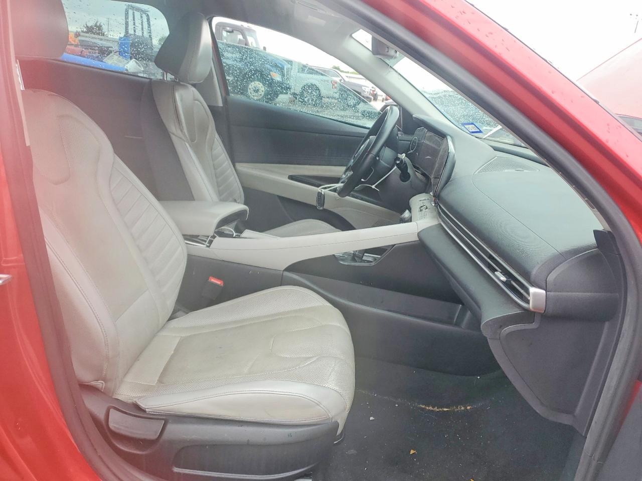 2023 Hyundai Elantra Limited - Image 7