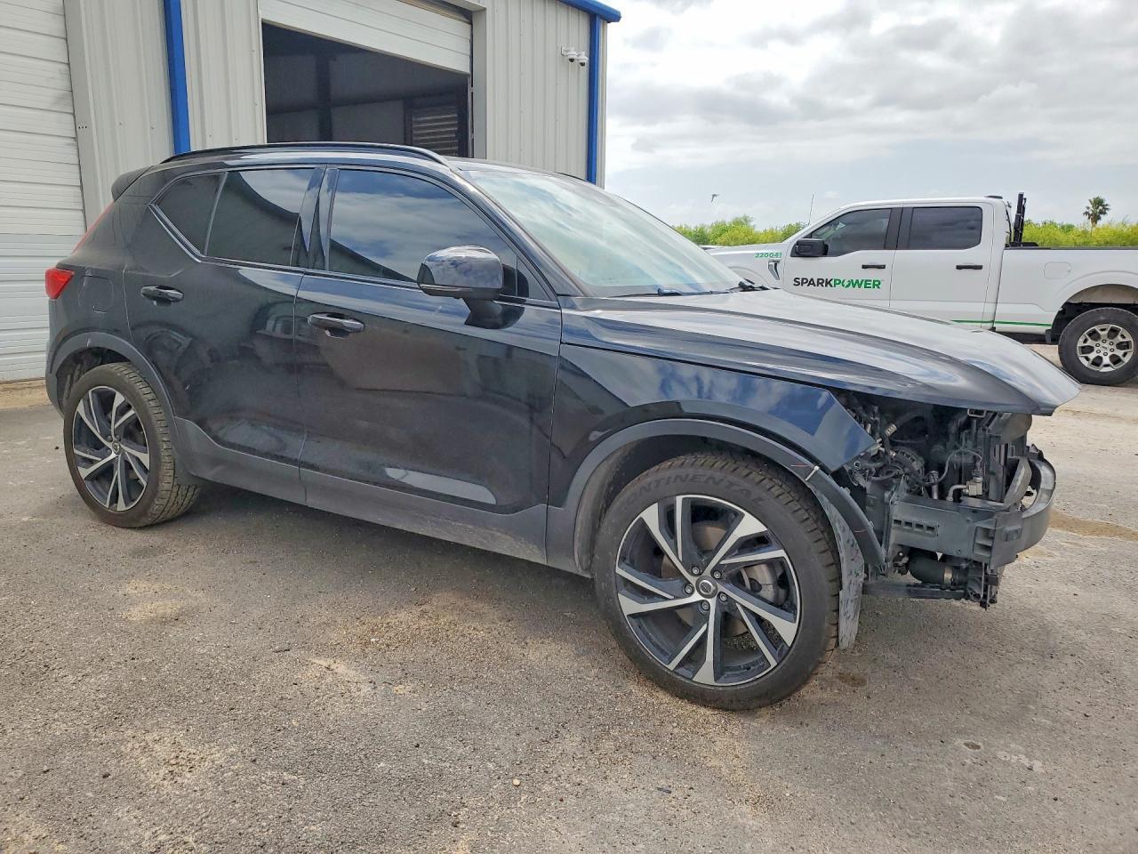 2021 Volvo Xc40 T5 R-Design - Фото 4