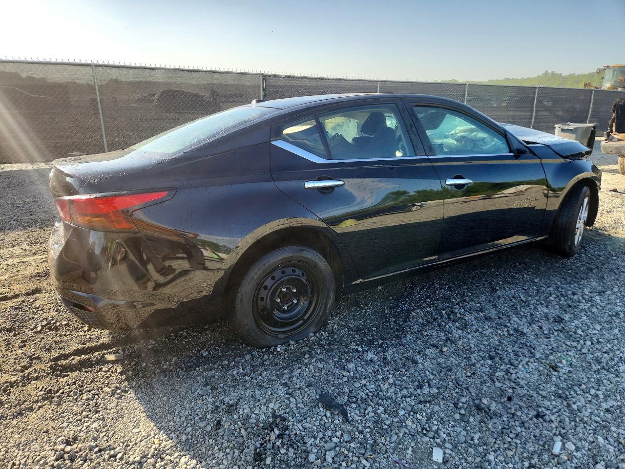 2019 Nissan Altima S - Image 3