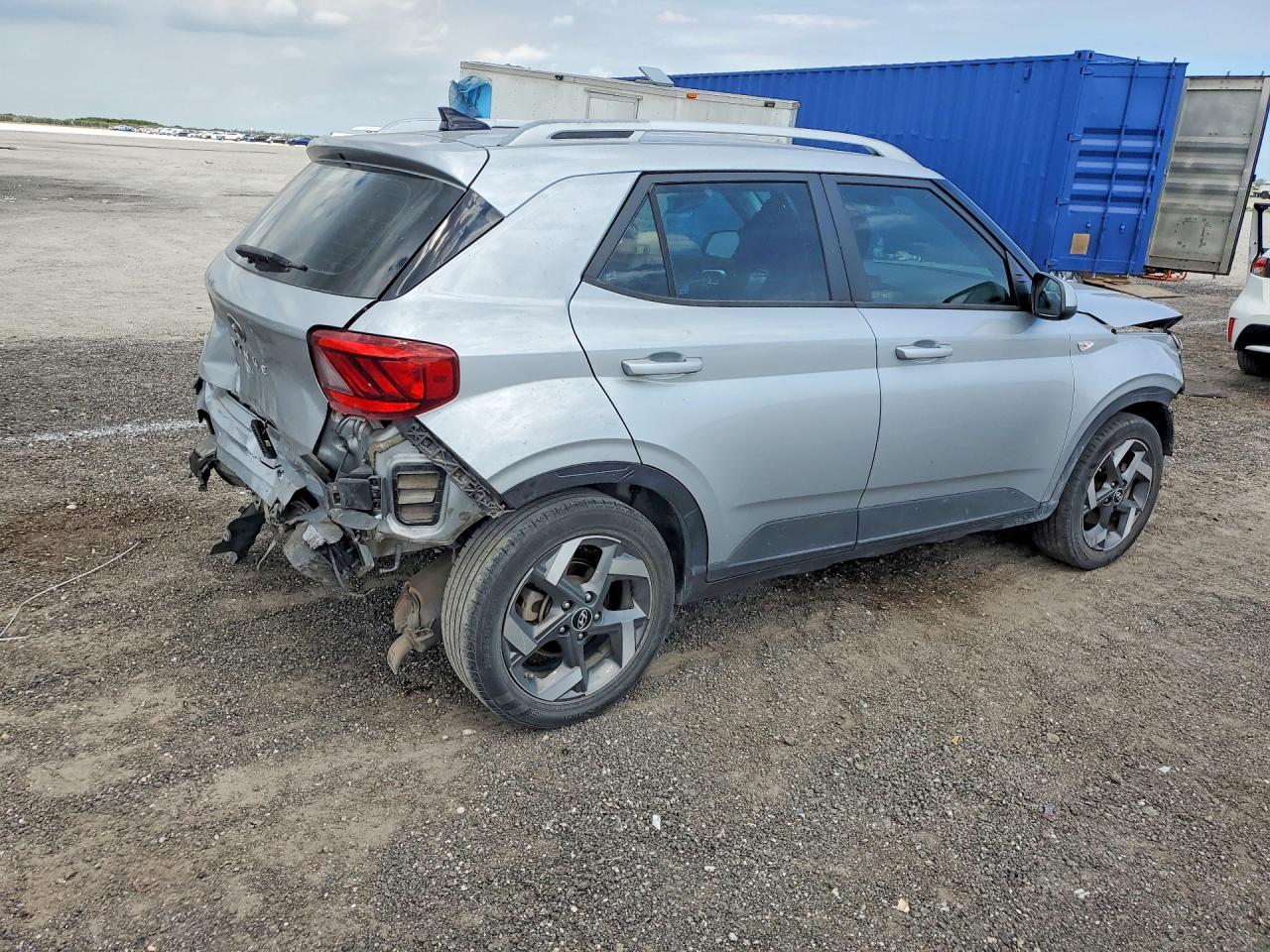 2021 Hyundai Venue Sel - Image 3