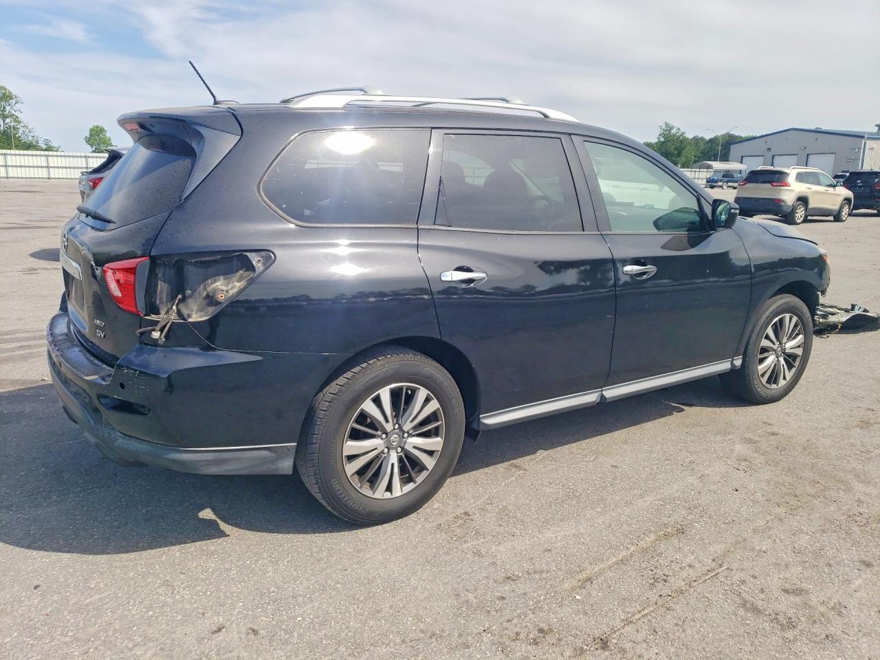 2018 Nissan Pathfinder Sv - Фото 3