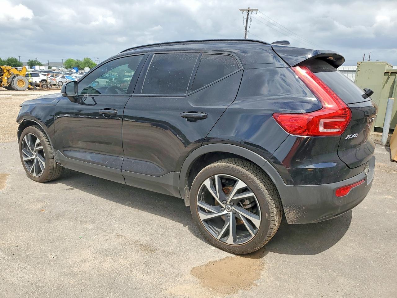 2021 Volvo Xc40 T5 R-Design - Фото 2