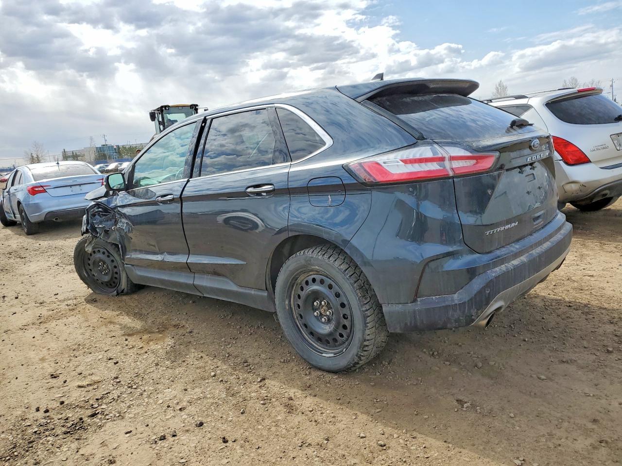 2022 Ford Edge Titanium - Фото 2