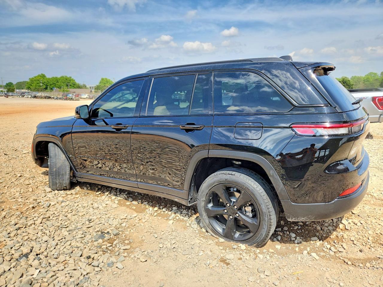 2023 Jeep Grand Cherokee Limited - Image 2