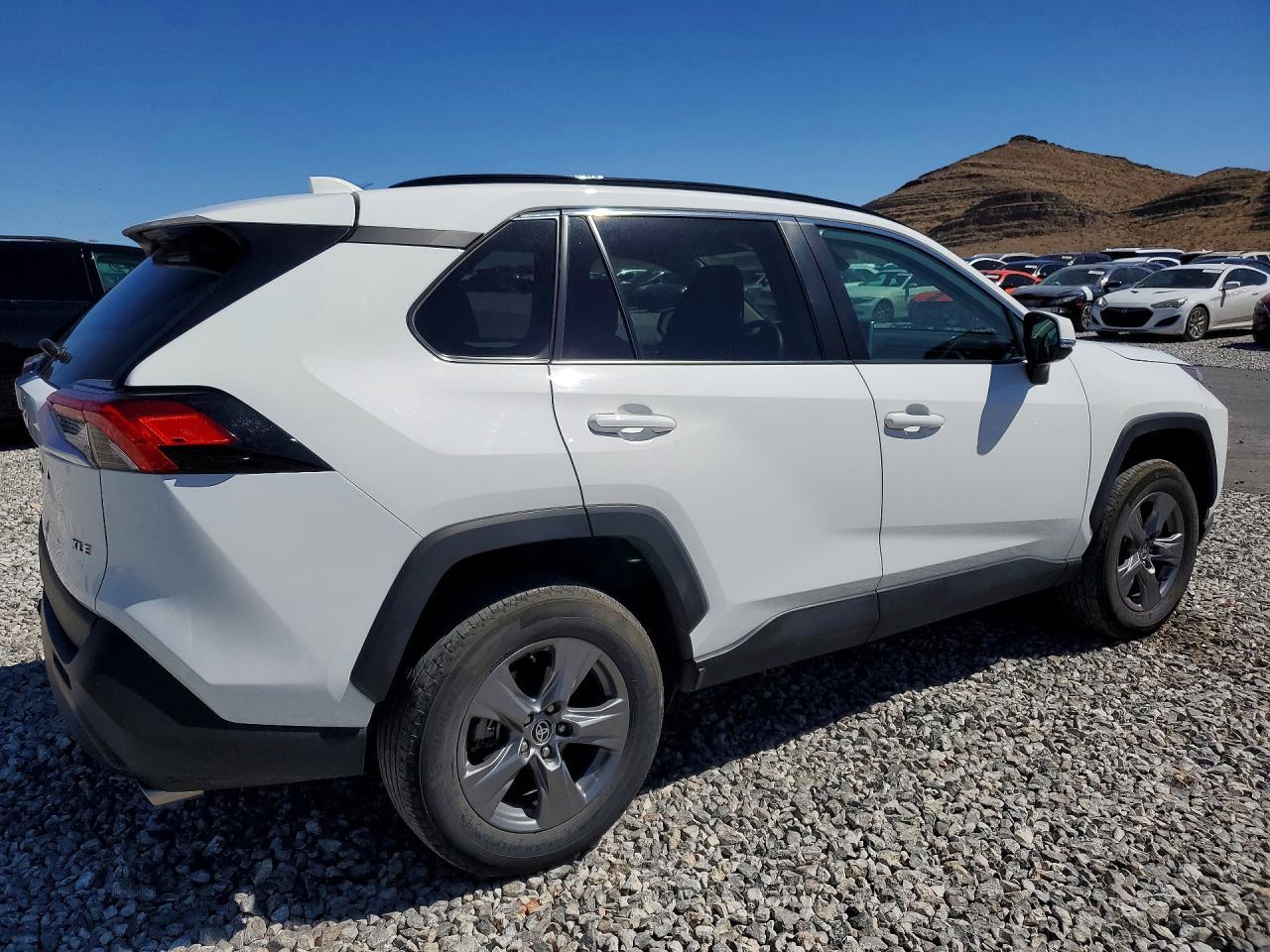 2024 Toyota Rav4 Xle - Фото 3