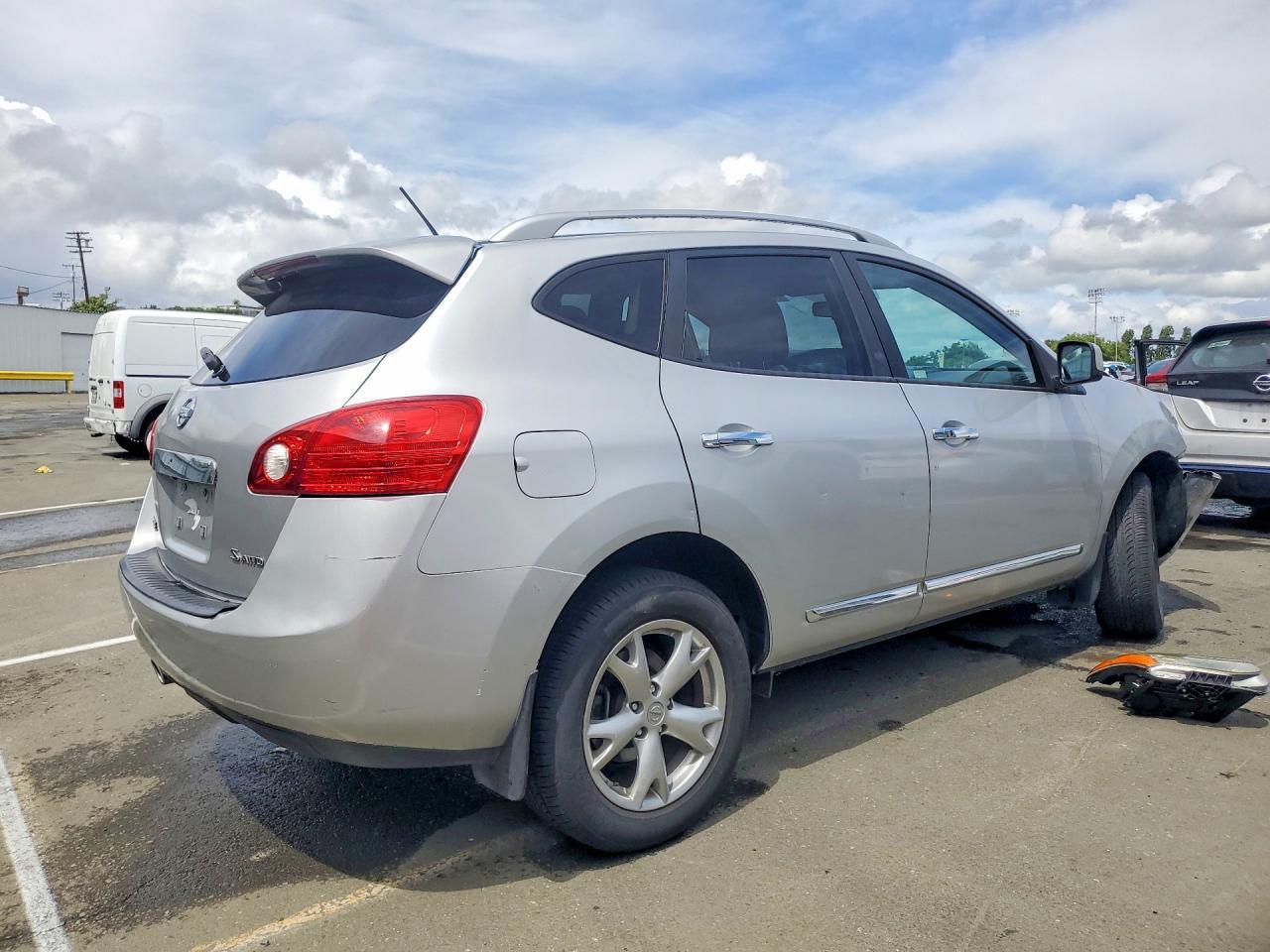2011 Nissan Rogue S - Фото 3