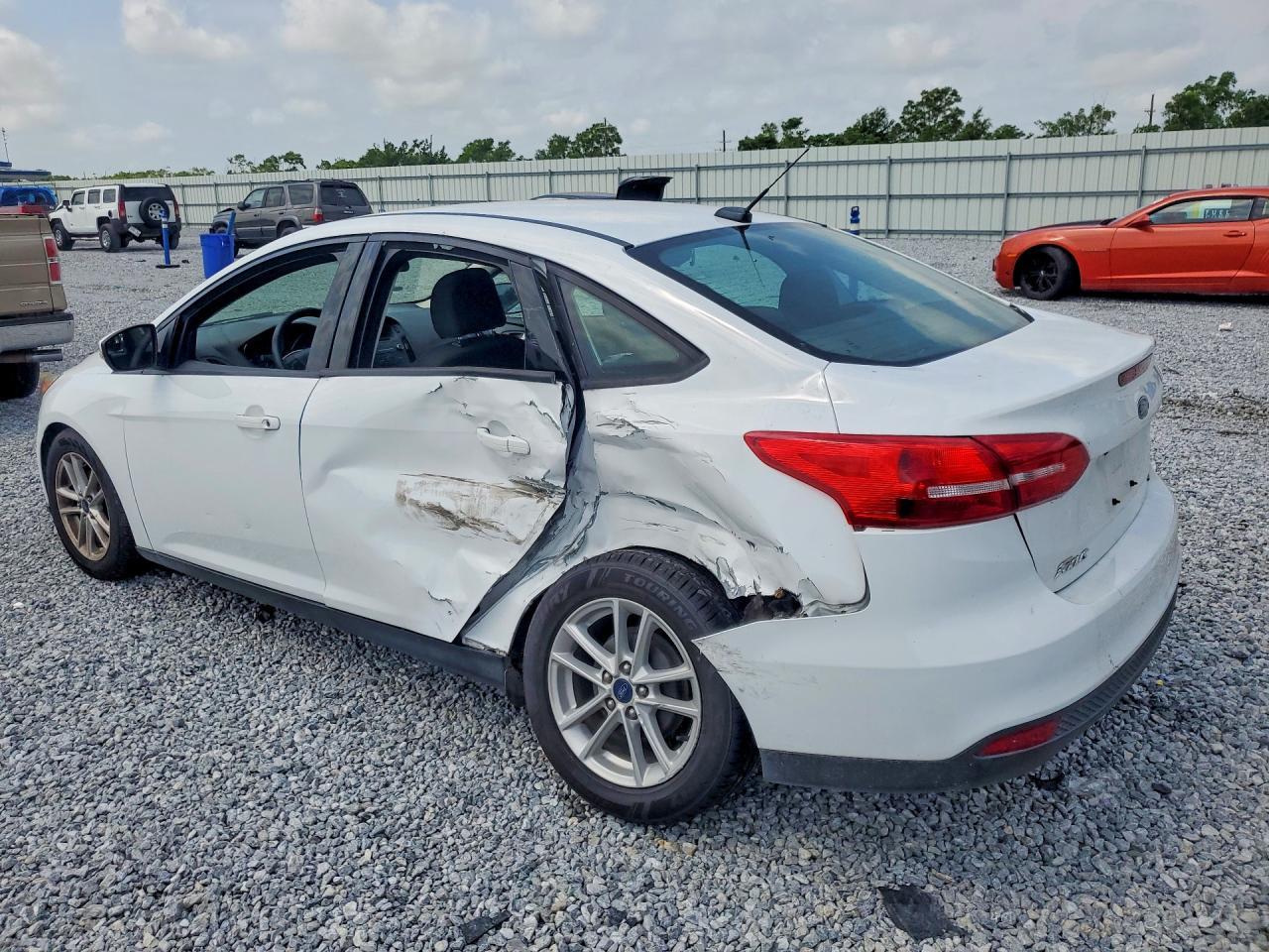 2017 Ford Focus Se - Фото 2