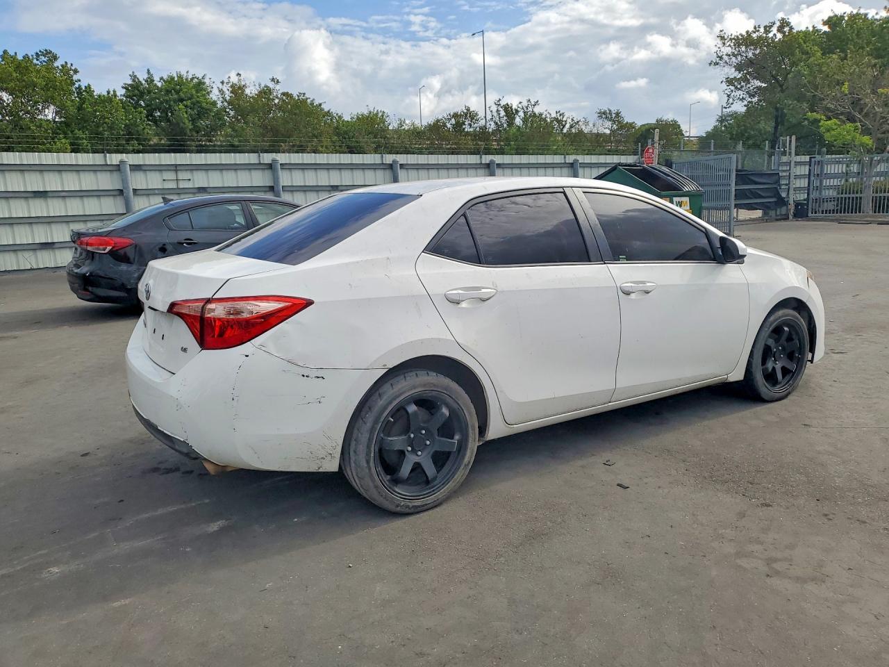 2019 Toyota Corolla Le - Фото 3