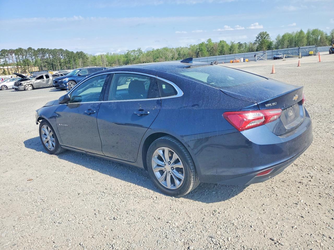 2022 Chevrolet Malibu Lt - Фото 2