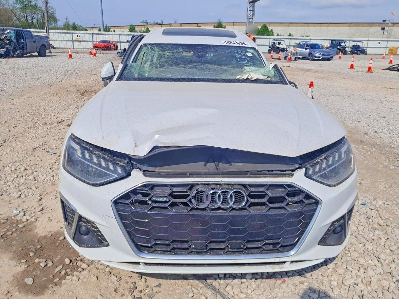2022 Audi A4 Premium Plus 45 - Фото 5
