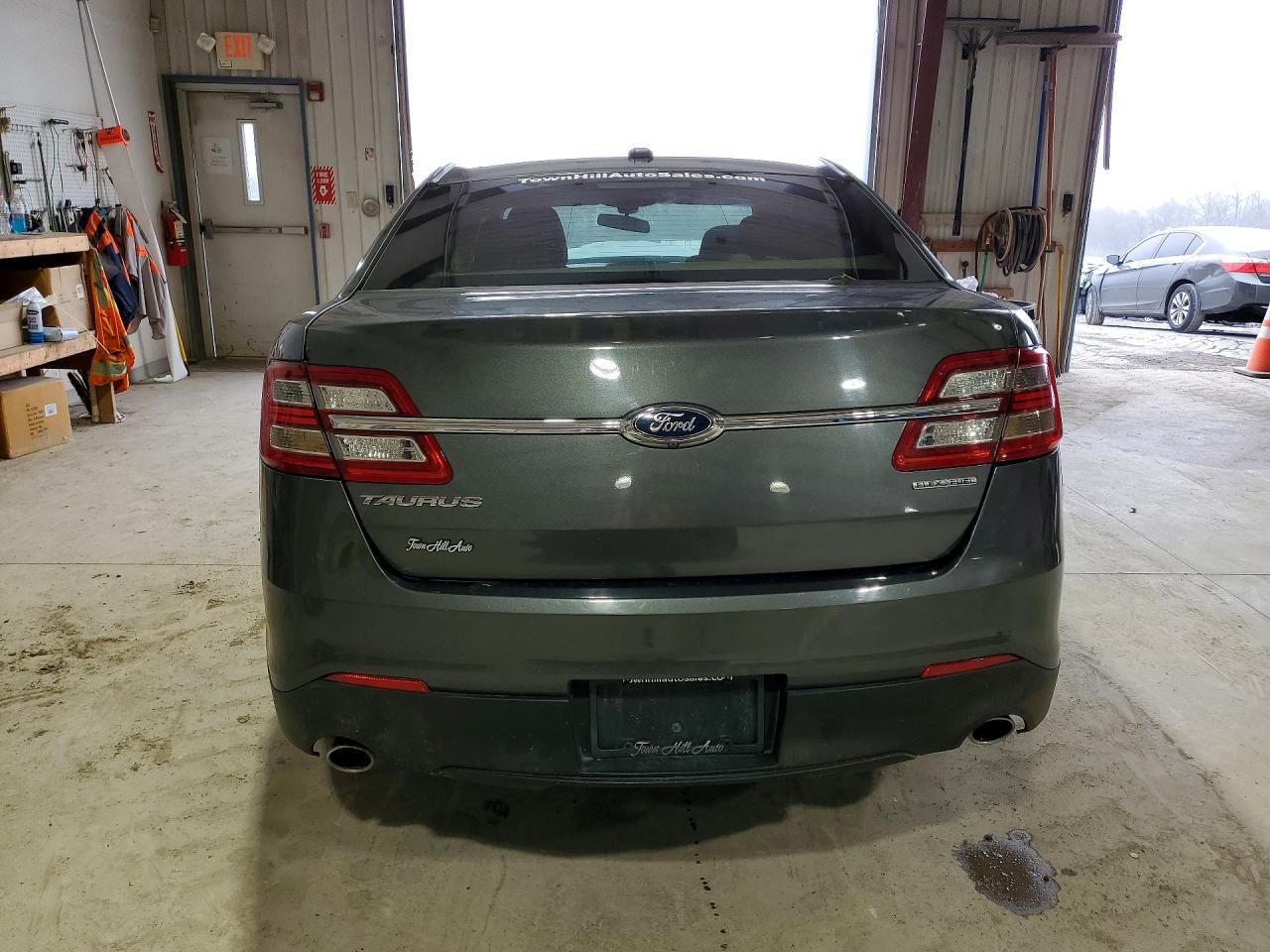 2015 Ford Taurus Se - Image 6