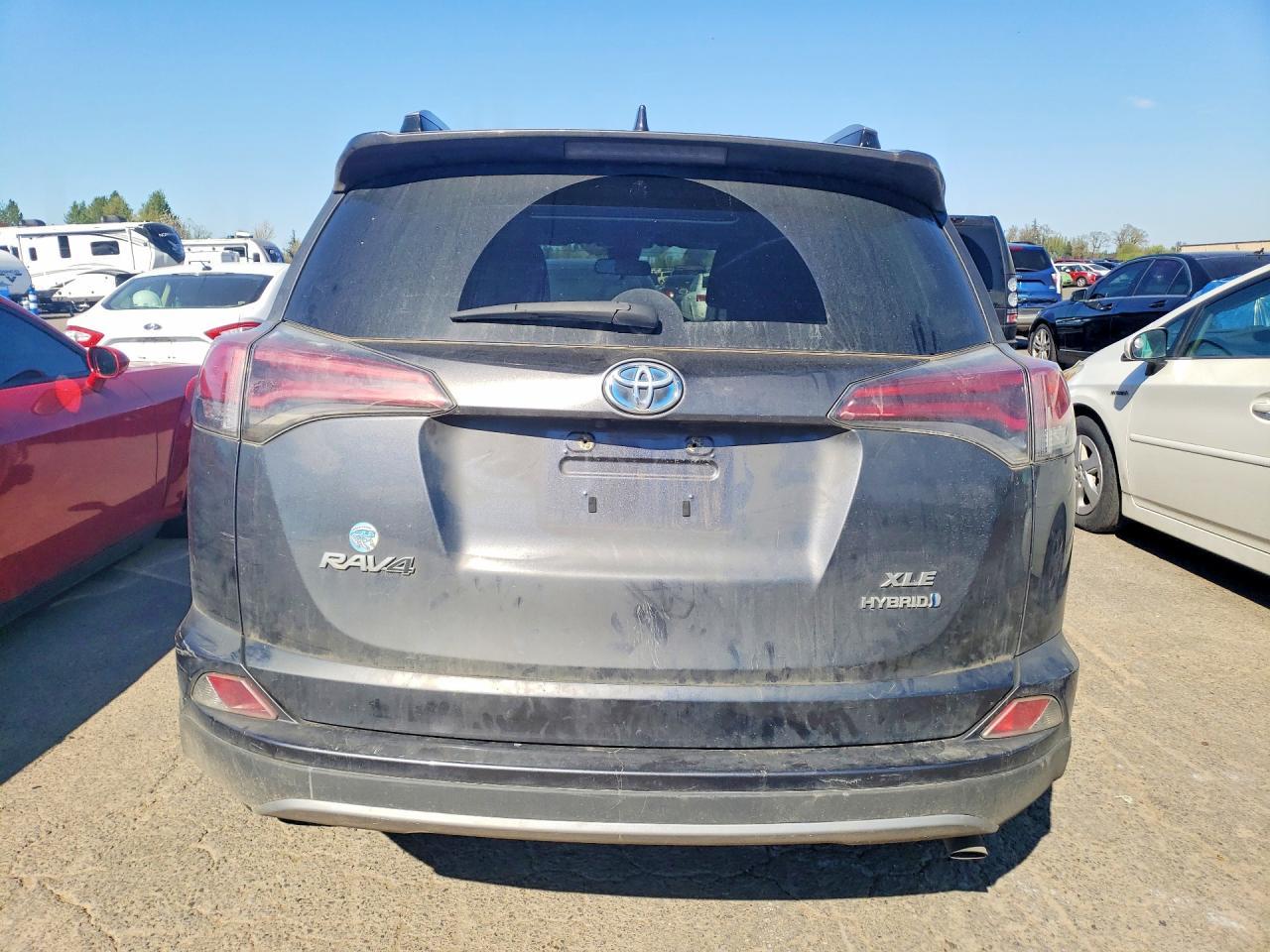 2018 Toyota Rav4 Hybrid Xle - Image 6